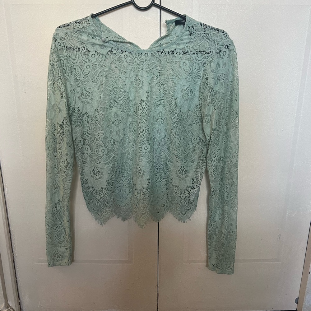 Long sleeve sage lace cropped shirt